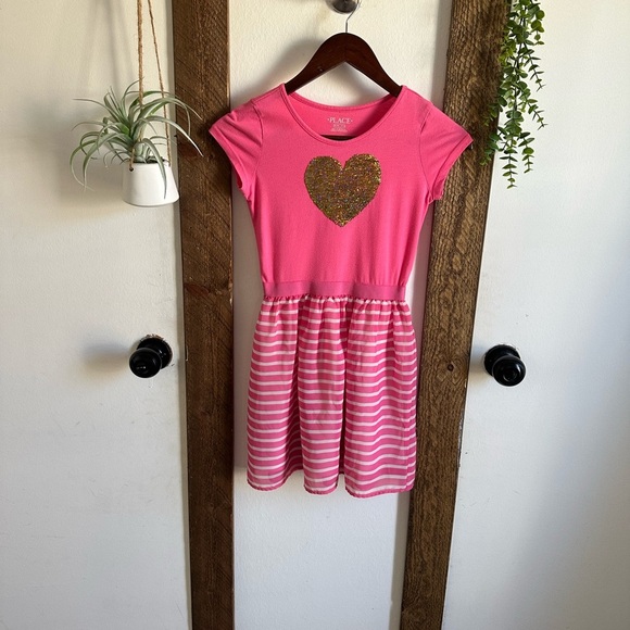 Place Girl’s Sequined Pink and Gold Silver Flowy Soft Heart Dress Size Medium - Picture 12 of 13